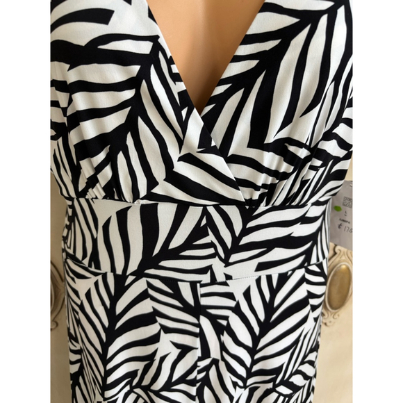 NWT Clara SunWoo Signature Jumpsuit - Leaf Stripe | Size Large - Picture 6 of 12